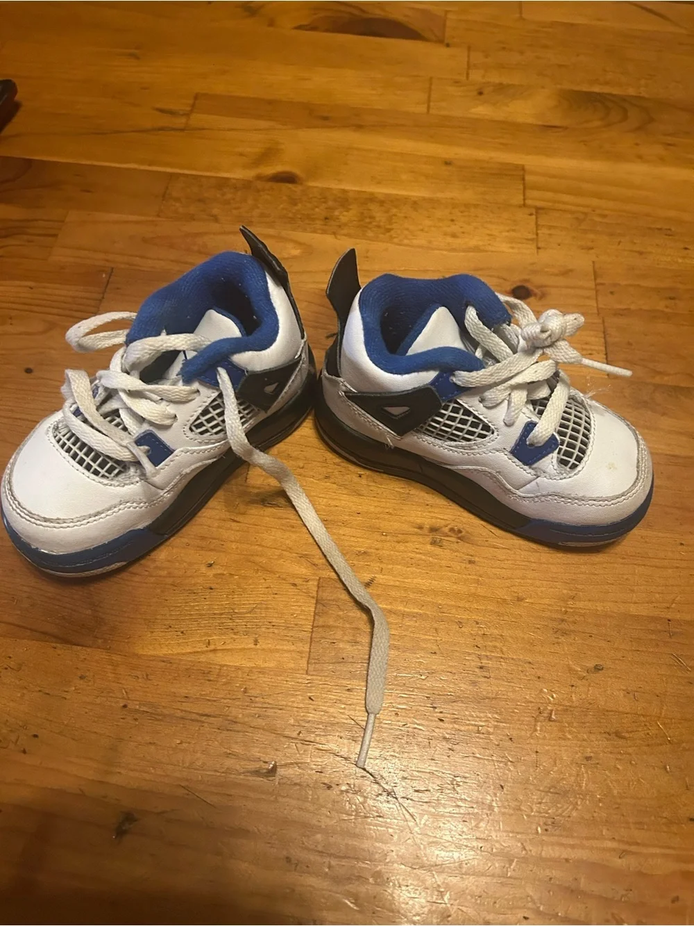 Jordan Toddler Sneakers in White and Blue